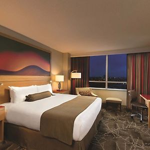One-Bedroom Tower Suite